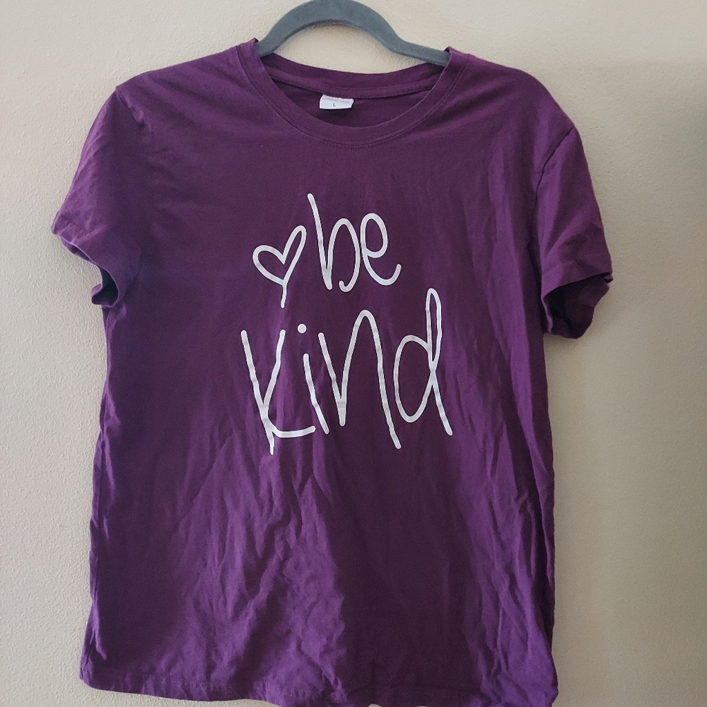 Be kind graphic tee